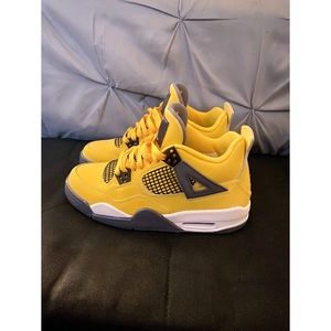 AUTHENTIC Jordan 4 Retro Lightning Shoes
